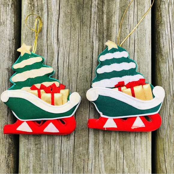 2 vintage 1984 JC Penney Christmas Ornaments / Sleigh with presents - Picture 1 of 3